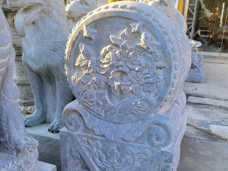 青石門(mén)墩抱鼓石
