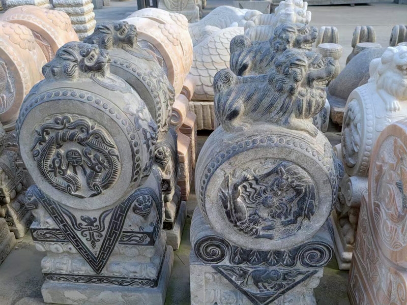 青石門(mén)墩抱鼓石