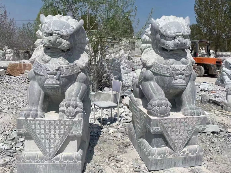青石獅子