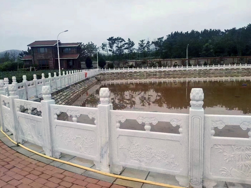 青石欄桿