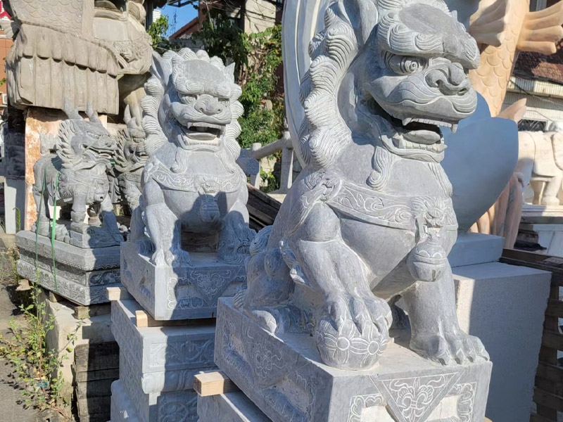 青石獅子