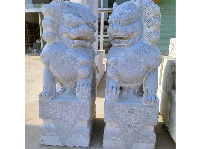 青石獅子