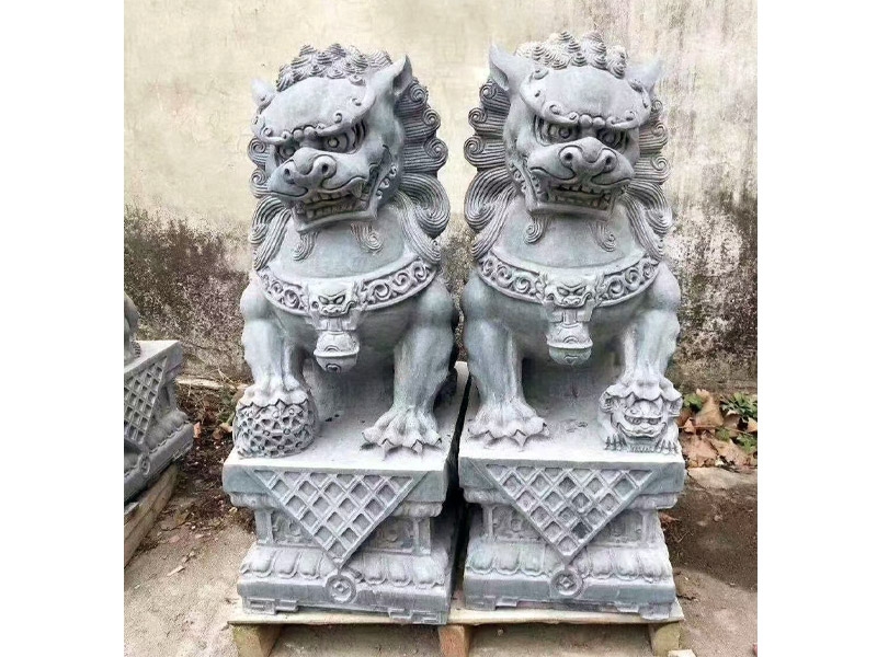 青石獅子