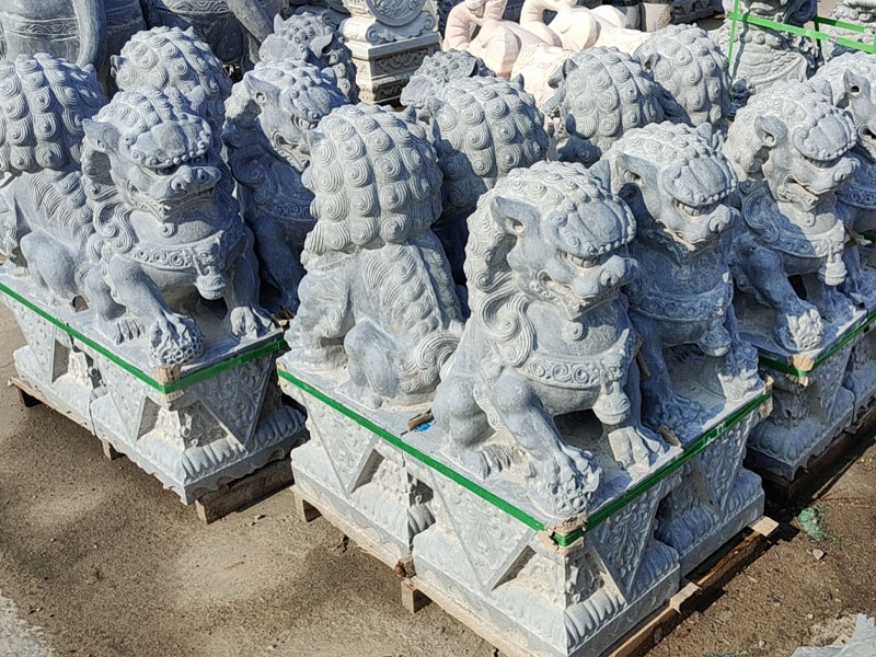 青石獅子