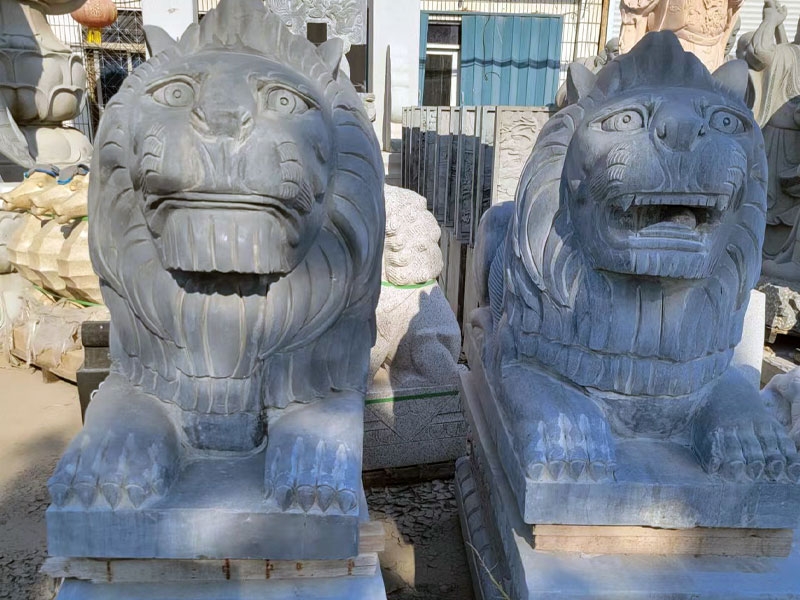 青石獅子