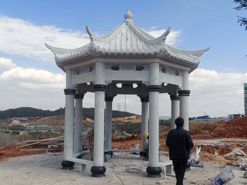 青石涼亭