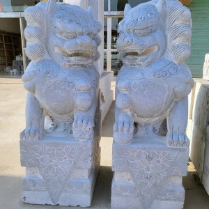 青石獅子