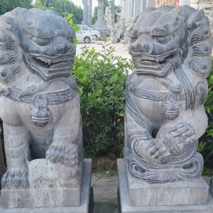 青石獅子