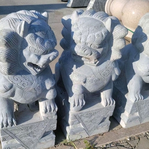 青石獅子