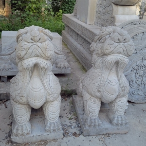 青石獅子