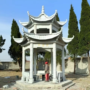 青石涼亭