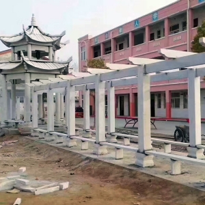 青石涼亭